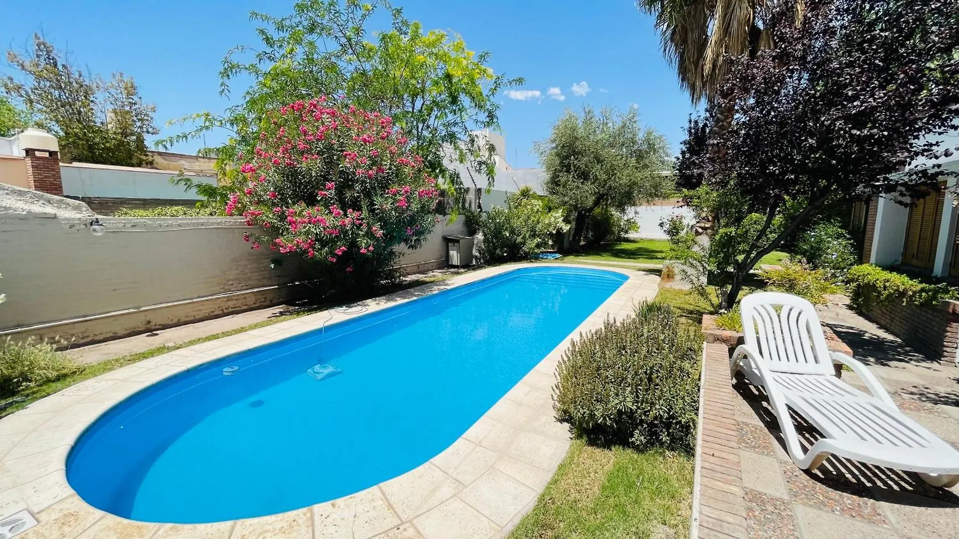 Blue Sky Mendoza Bed & Breakfast